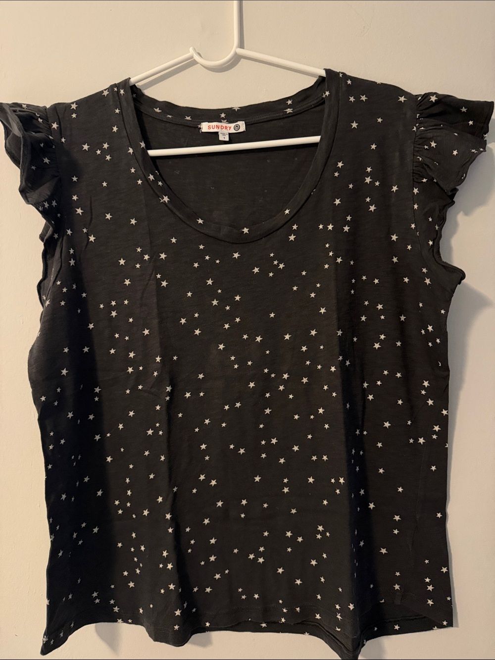 Sundry Black Star-Print Ruffle Sleeve Tee